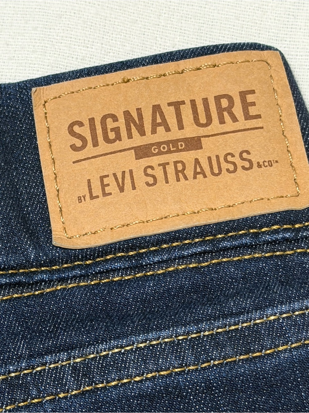 Signature Gold Levi Strauss Pull-On Bootcut Jeans Size 12M Dark Wash, NWOT - Picture 5 of 6